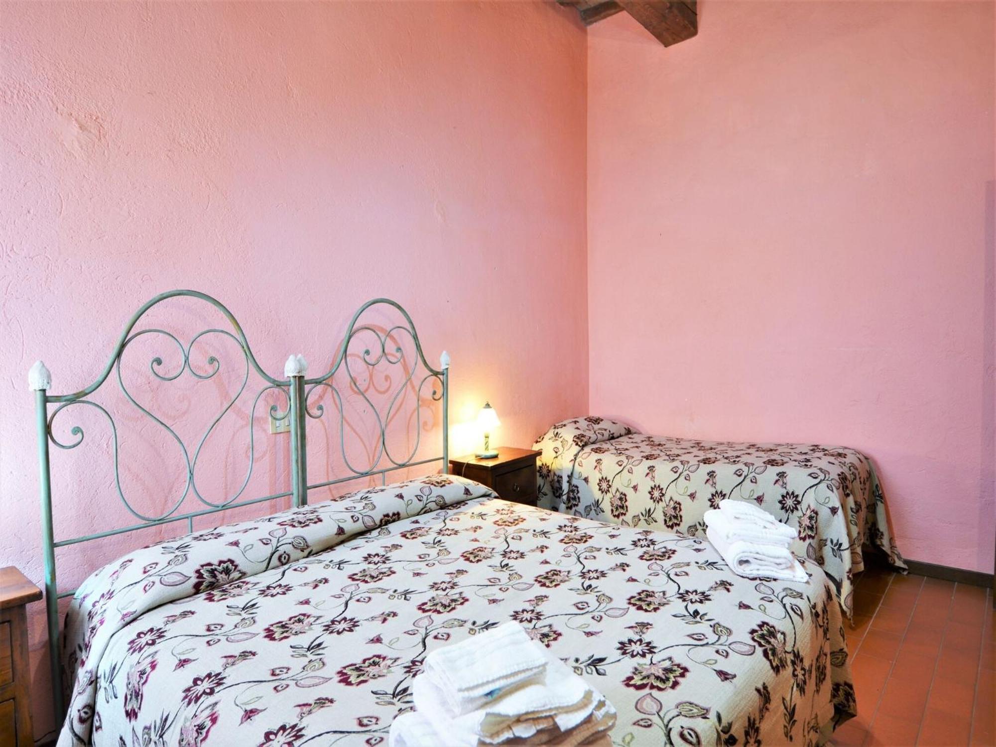 Rustic Holiday Home in Città di Castello with Swimming Pool Exterior foto